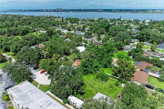 319 20TH STREET E, Bradenton, FL 34208