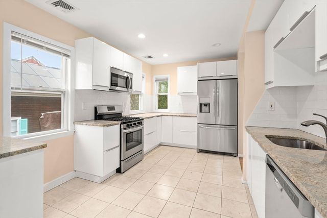 1003 Chestnut St 1003, Newton, MA 02464