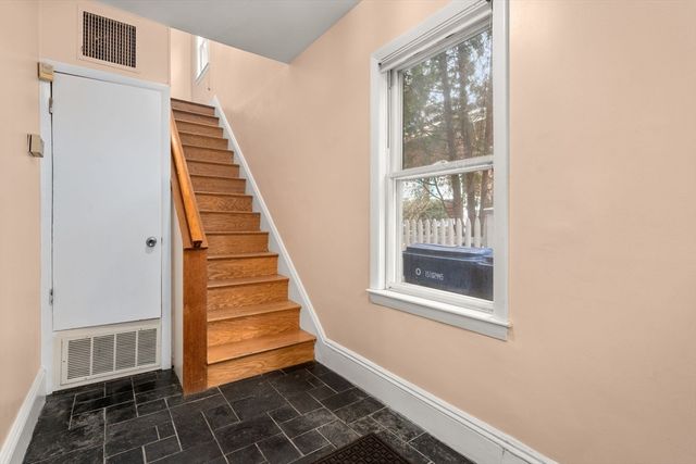 1003 Chestnut St 1003, Newton, MA 02464