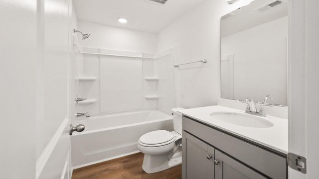 4633 Forest Hills Drive 1502, North Charleston, SC 29418