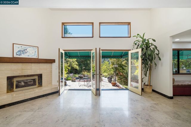 39 Mira Loma Rd, Orinda, CA 94563