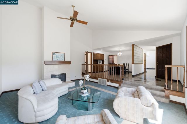 39 Mira Loma Rd, Orinda, CA 94563