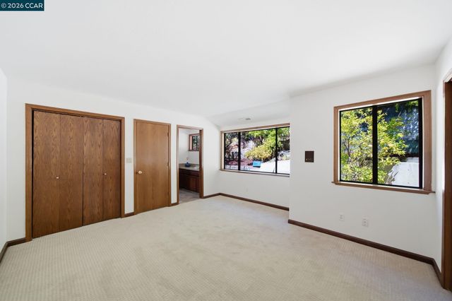 39 Mira Loma Rd, Orinda, CA 94563