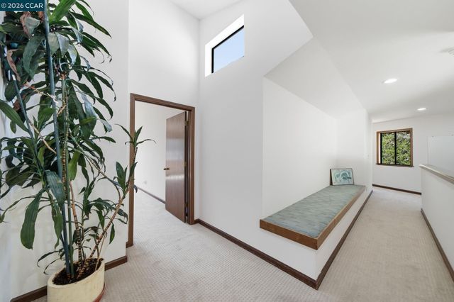 39 Mira Loma Rd, Orinda, CA 94563