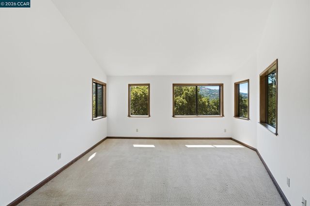 39 Mira Loma Rd, Orinda, CA 94563