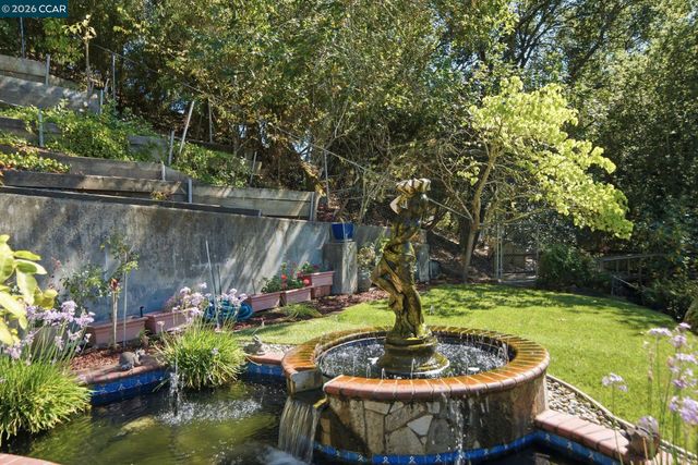 39 Mira Loma Rd, Orinda, CA 94563