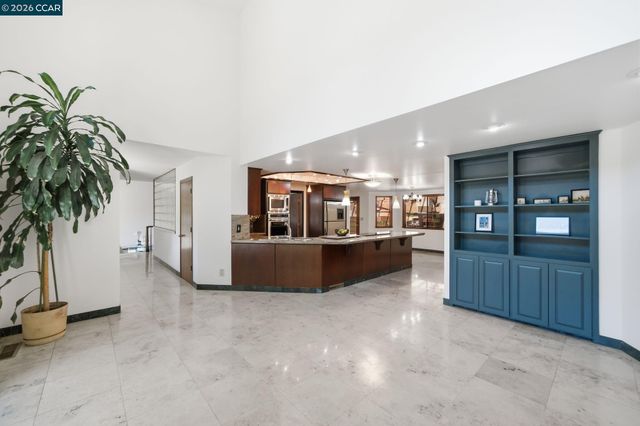 39 Mira Loma Rd, Orinda, CA 94563