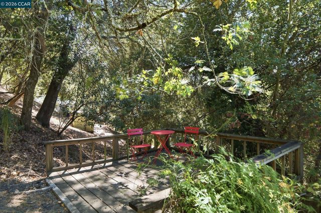 39 Mira Loma Rd, Orinda, CA 94563