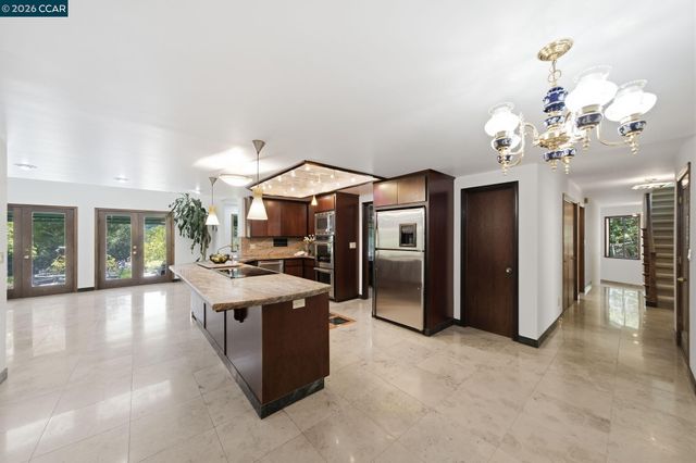 39 Mira Loma Rd, Orinda, CA 94563