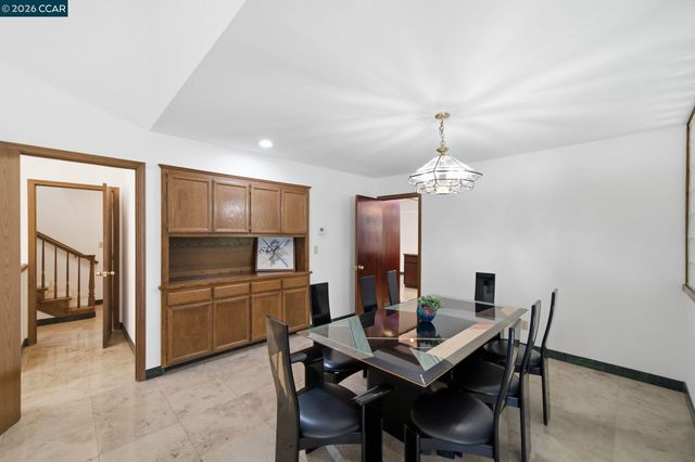 39 Mira Loma Rd, Orinda, CA 94563