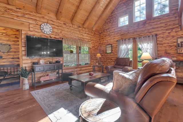 55 Fiske Mill Rd, Upton, MA 01568