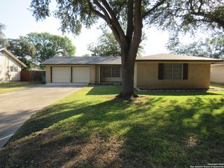 214 oaklane, Universal City, TX 78148