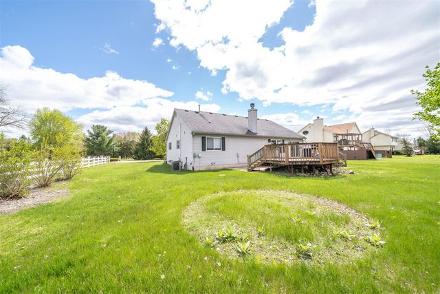 11000 Saddlebrook Drive, Pinckney, MI 48169