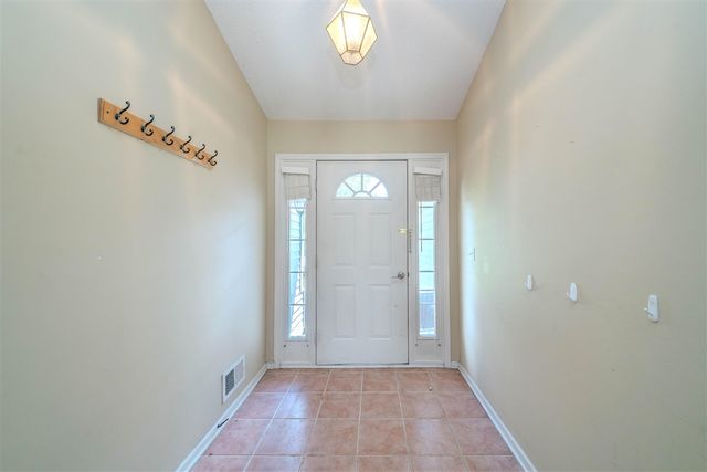 11000 Saddlebrook Drive, Pinckney, MI 48169