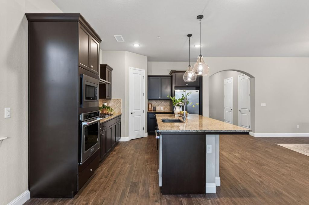 Image 12 of property listing at 2713 Vermont Avenue, Clovis, CA 93619
