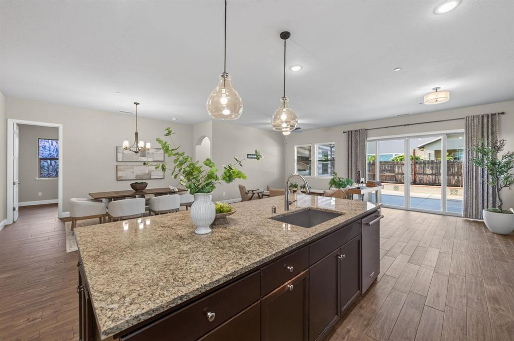 Image 16 of property listing at 2713 Vermont Avenue, Clovis, CA 93619