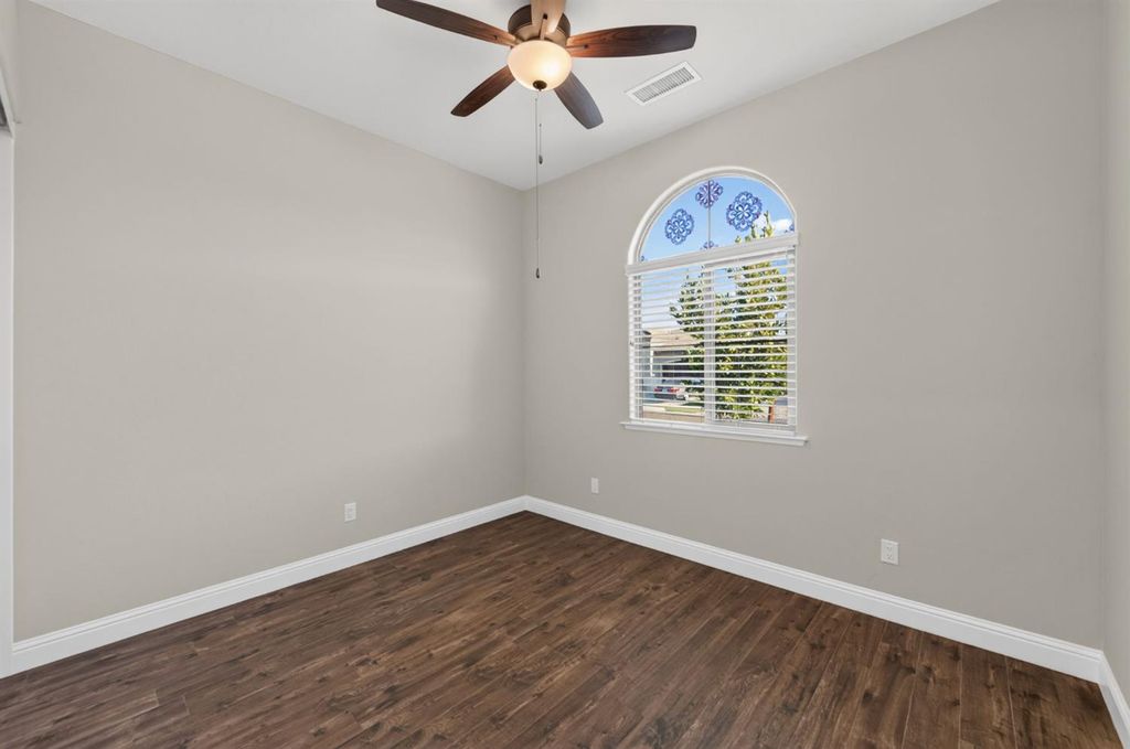 Image 20 of property listing at 2713 Vermont Avenue, Clovis, CA 93619