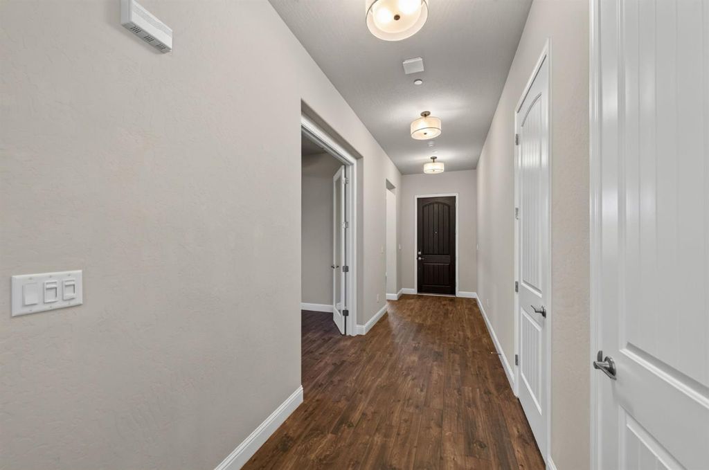 Image 3 of property listing at 2713 Vermont Avenue, Clovis, CA 93619