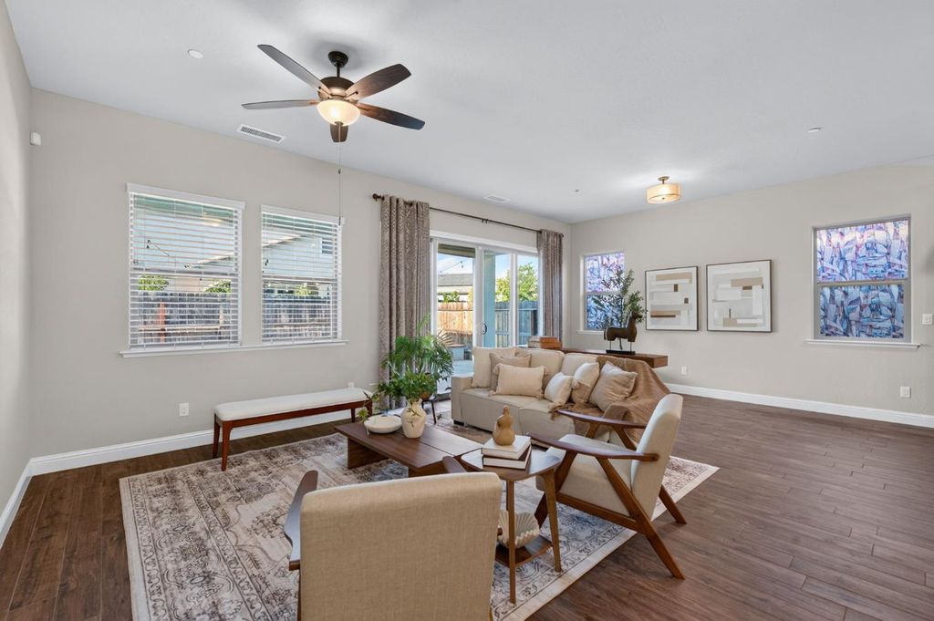 Image 5 of property listing at 2713 Vermont Avenue, Clovis, CA 93619