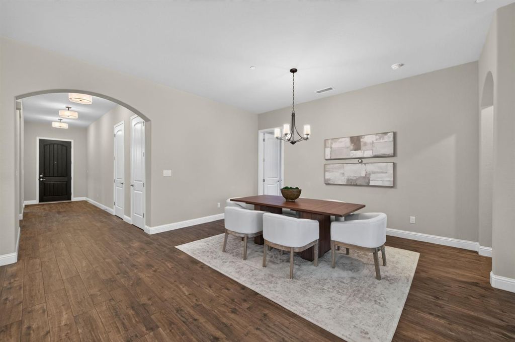 Image 6 of property listing at 2713 Vermont Avenue, Clovis, CA 93619