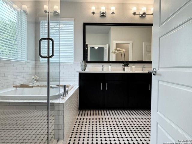 5843 Whitby Rd #13, San Antonio, TX 78240