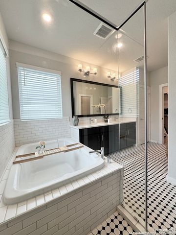 5843 Whitby Rd #13, San Antonio, TX 78240