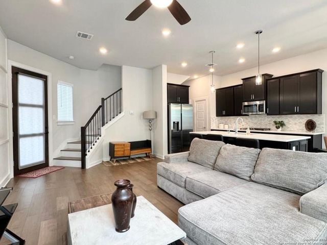 5843 Whitby Rd #13, San Antonio, TX 78240
