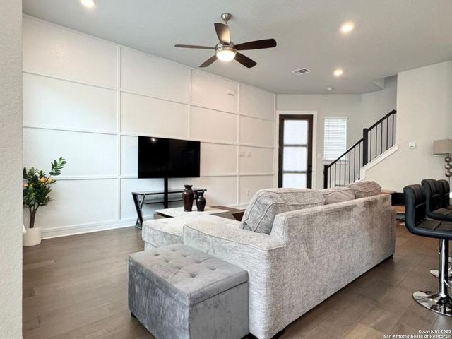 5843 Whitby Rd #13, San Antonio, TX 78240