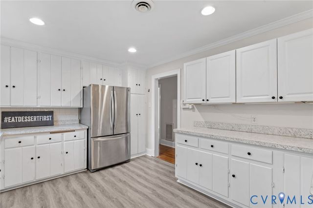8203 Buckeye Dr, Henrico, VA 23228