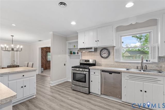 8203 Buckeye Dr, Henrico, VA 23228