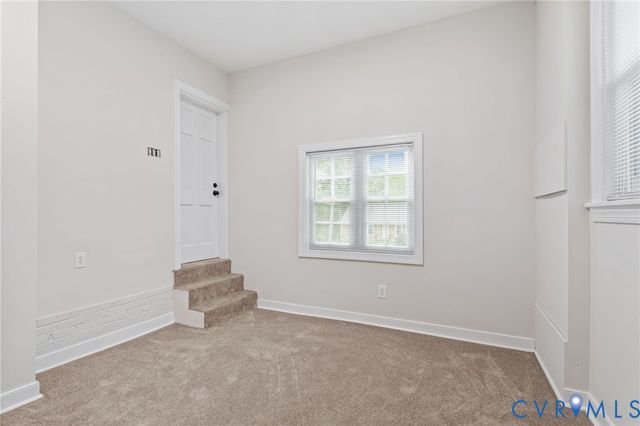 8203 Buckeye Dr, Henrico, VA 23228