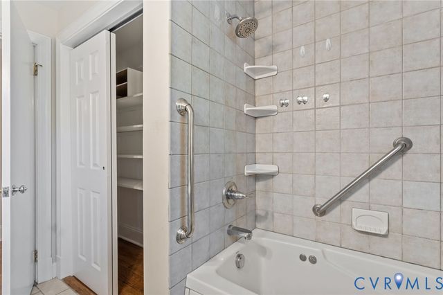 8203 Buckeye Dr, Henrico, VA 23228