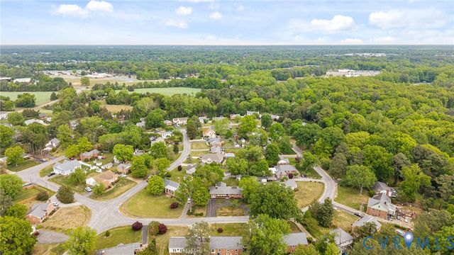 8203 Buckeye Dr, Henrico, VA 23228
