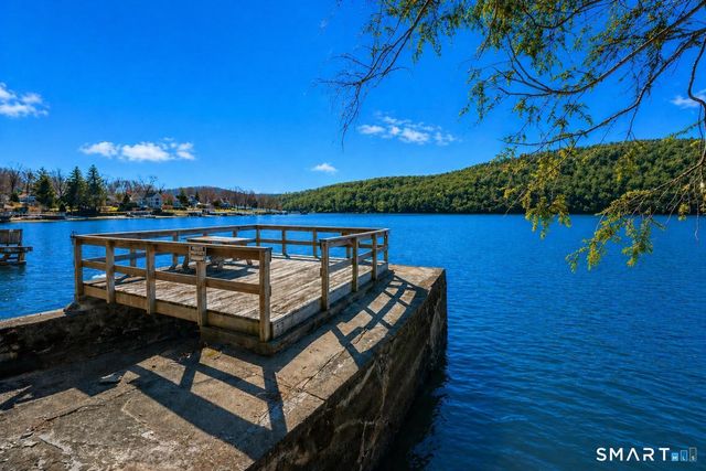 20 Musnug Road, Danbury, CT 06811