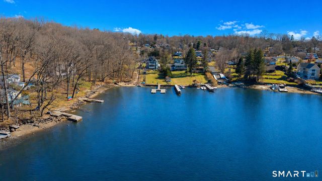 20 Musnug Road, Danbury, CT 06811