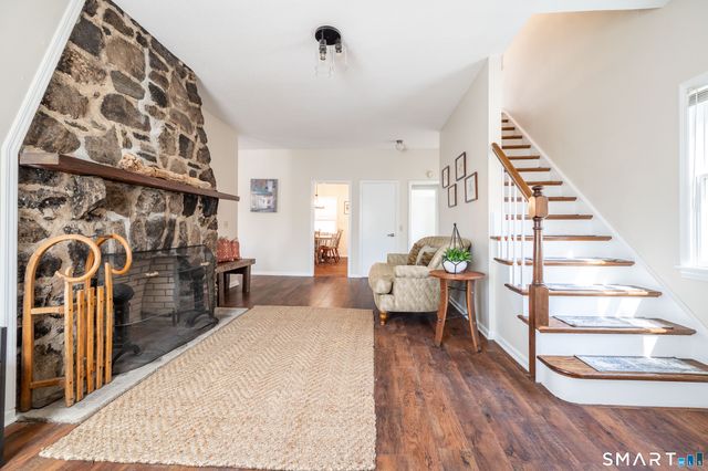 20 Musnug Road, Danbury, CT 06811