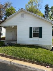 315 Clift ST, Martinsville, VA 24112