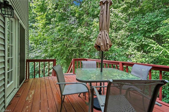 103 Edgedale Court, Kernersville, NC 27284