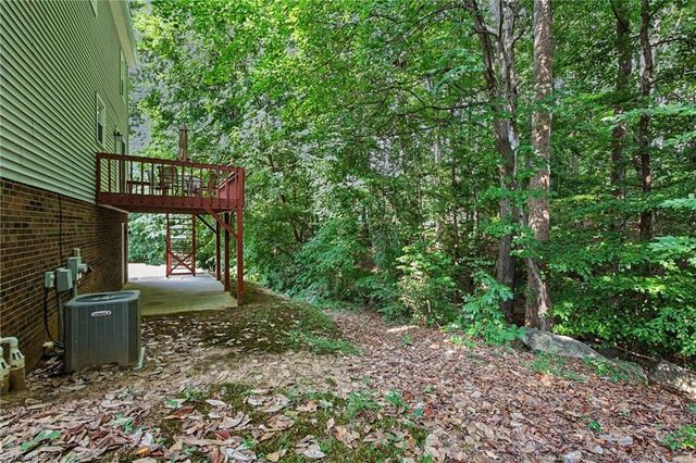 103 Edgedale Court, Kernersville, NC 27284