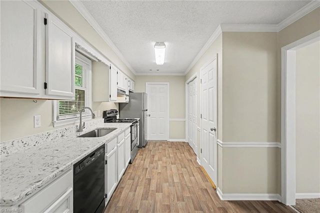 103 Edgedale Court, Kernersville, NC 27284