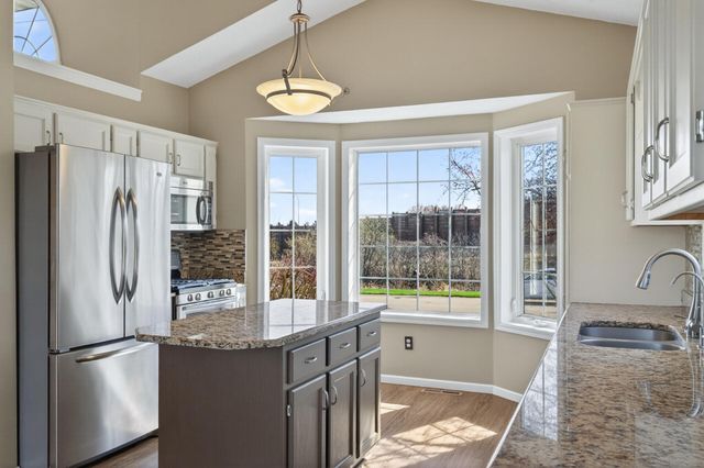 5725 Yucca Lane N, Plymouth, MN 55446