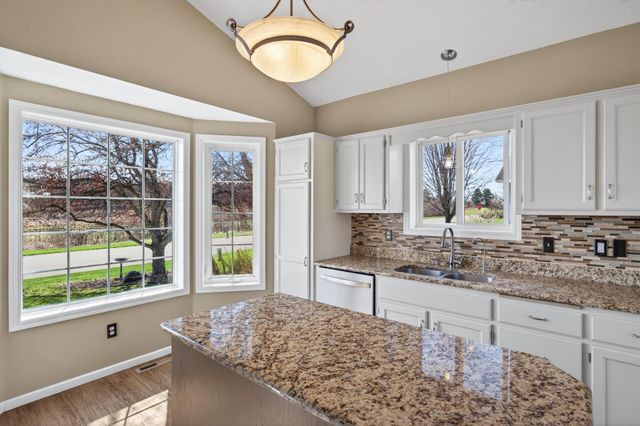 5725 Yucca Lane N, Plymouth, MN 55446