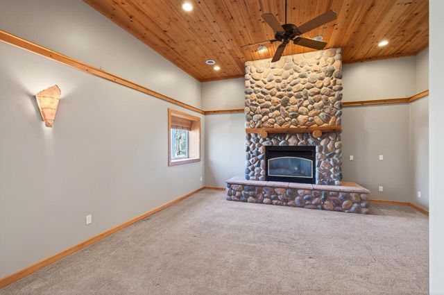 5725 Yucca Lane N, Plymouth, MN 55446
