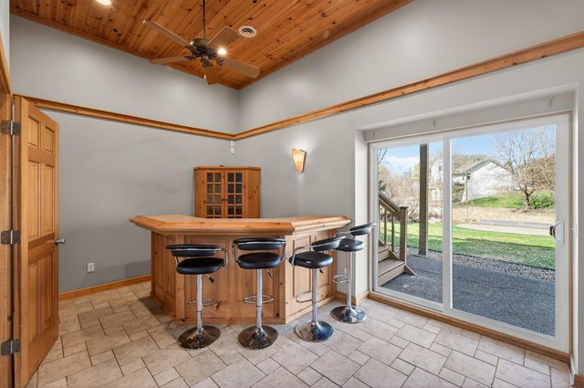 5725 Yucca Lane N, Plymouth, MN 55446