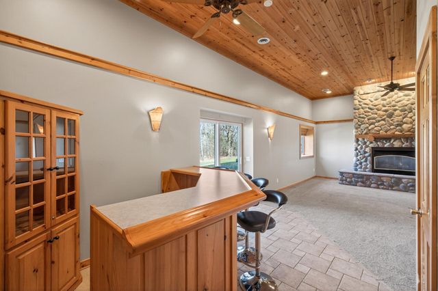 5725 Yucca Lane N, Plymouth, MN 55446