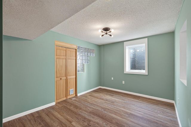 5725 Yucca Lane N, Plymouth, MN 55446