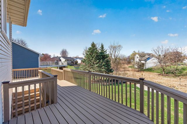 5725 Yucca Lane N, Plymouth, MN 55446