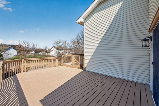 5725 Yucca Lane N, Plymouth, MN 55446