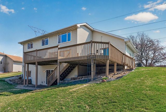 5725 Yucca Lane N, Plymouth, MN 55446