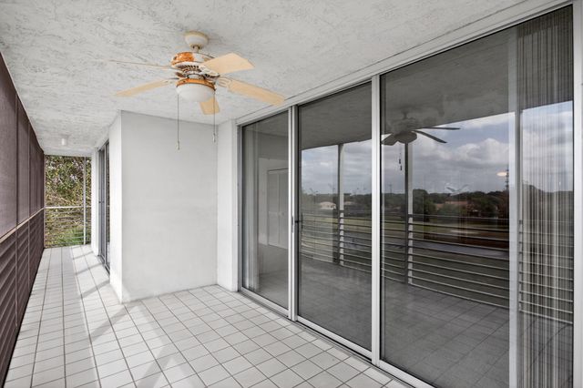 3507 Oaks Way 501, Pompano Beach, FL 33069